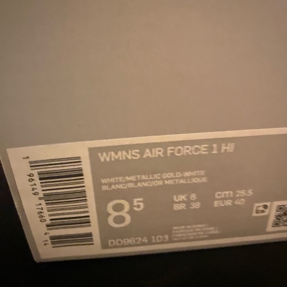 2022 Nike Air Force 1 - White Metallic Gold - Picture 2 of 3